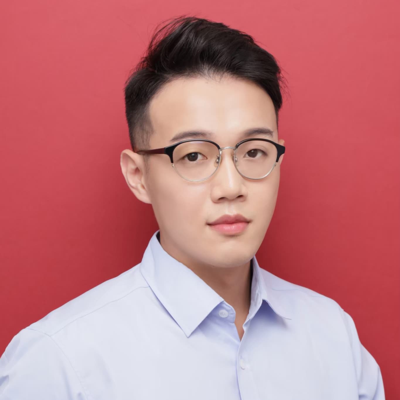 國泰金控數位規劃部 LEO